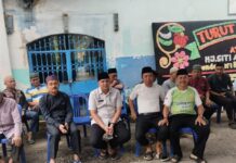 Hadir di Tengah Kedukaan Warga, Plt Camat Kertapati Rifandi Putra Melayat ke Rumah Duka di Kemasrindo