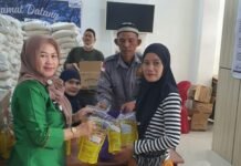Wujudkan Ketahanan Pangan, Lurah Lima Ilir Salurkan Ratusan Paket Beras dan Minyak Goreng