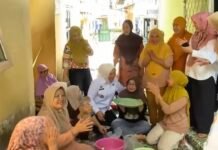 Camat Seberang Ulu II Puji Kreativitas Warga 12 Ulu Jaga Tradisi Bubur Suro dan Tenun Muzawaroh