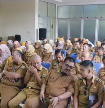 Plt. Camat Seberang Ulu Dua Tekankan Disiplin, Kekompakan, dan Pelayanan Prima